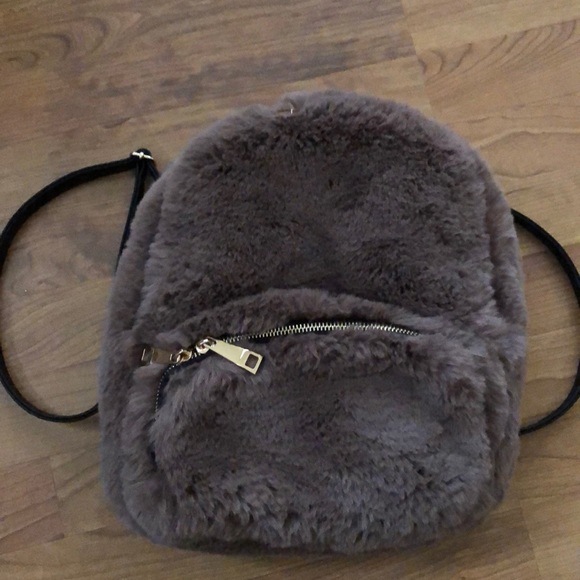 LF fluffy backpack - Picture 2 of 2